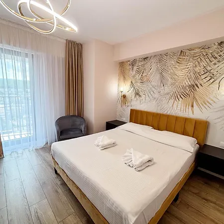 West Skyline Private Parking شقة