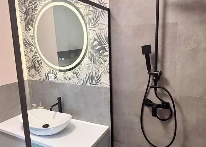 West Skyline Private Parking