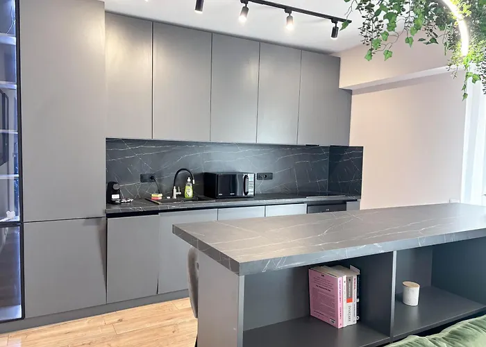 شقة West Skyline Private Parking