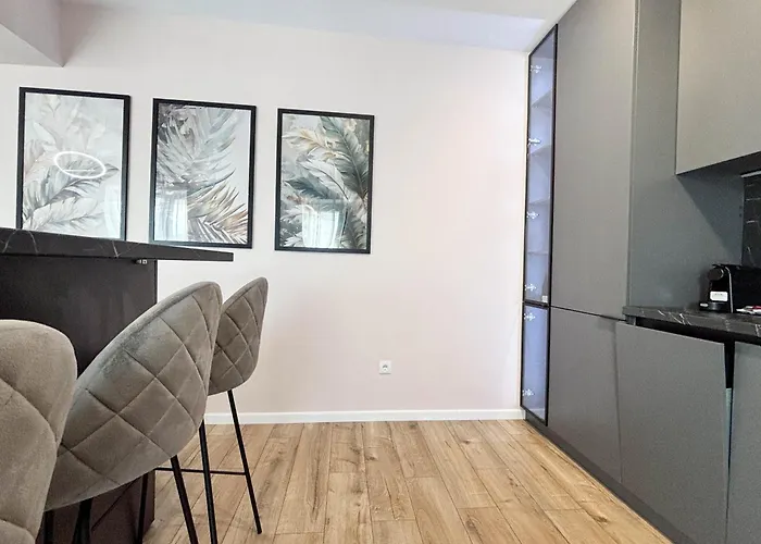 West Skyline Private Parking