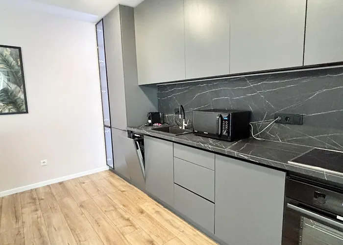 West Skyline Private Parking * كلوج-نابوكا