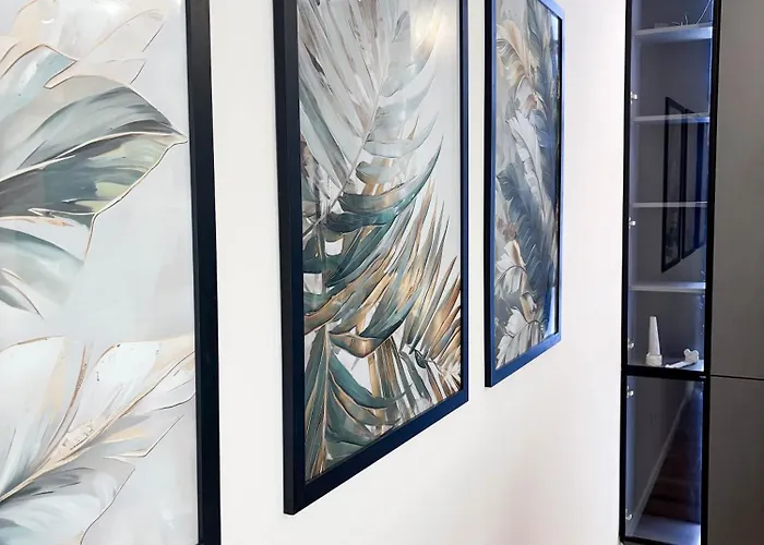 West Skyline Private Parking アパート