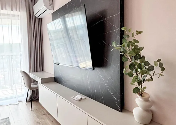 West Skyline Private Parking アパート *