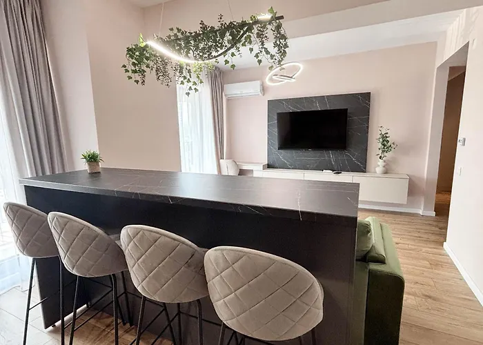 West Skyline Private Parking *